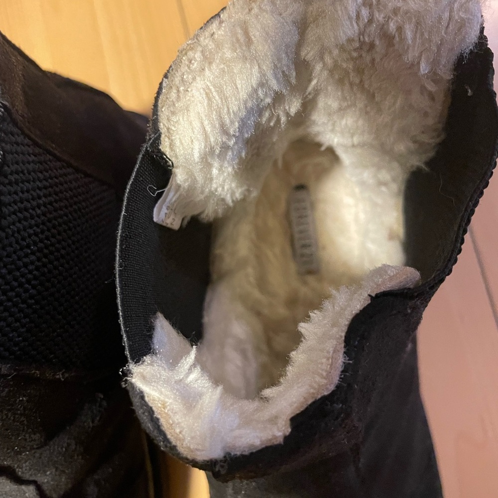 Boots - Picture 3 of 5